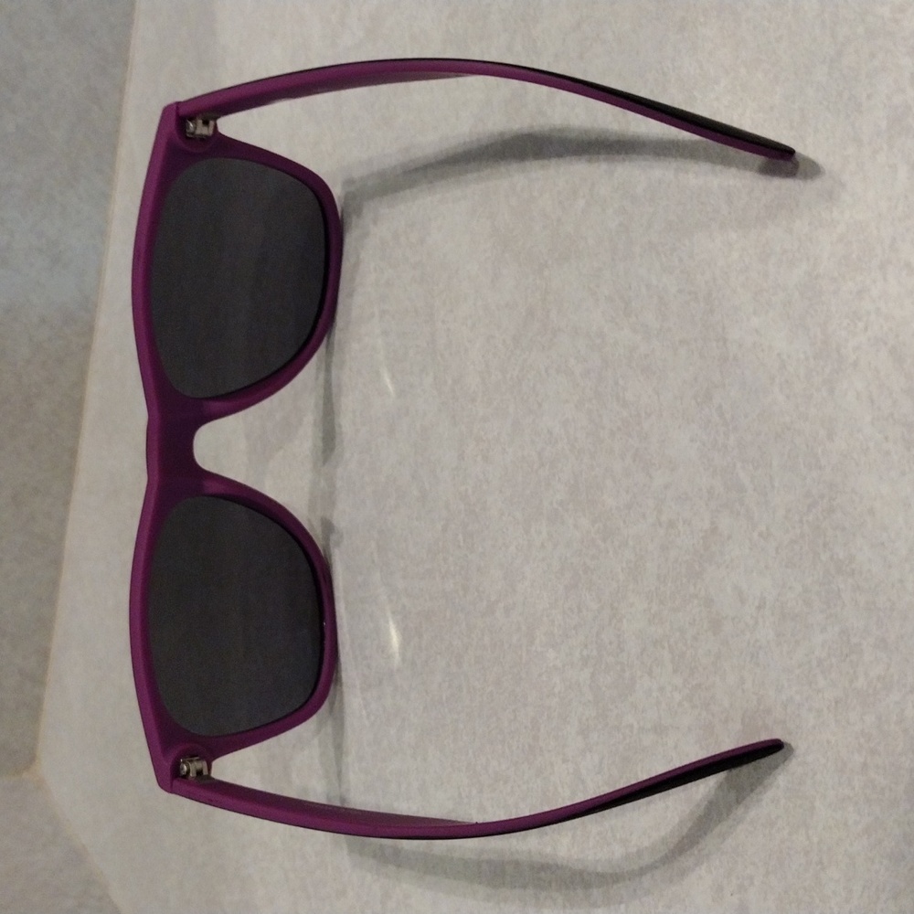 Lids sunglasses. - Picture 3 of 8